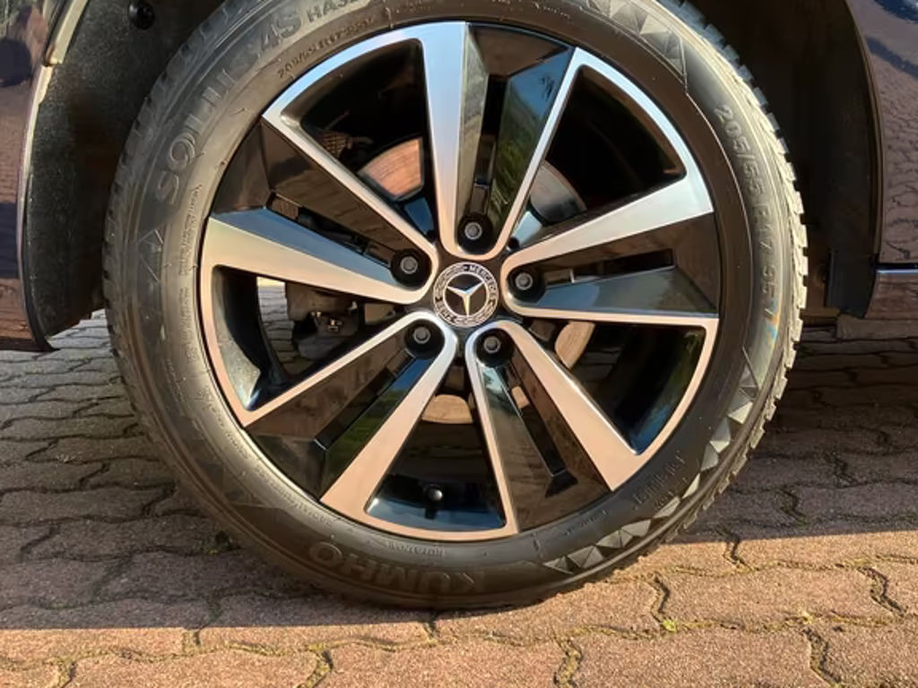Mercedes-Benz T 180