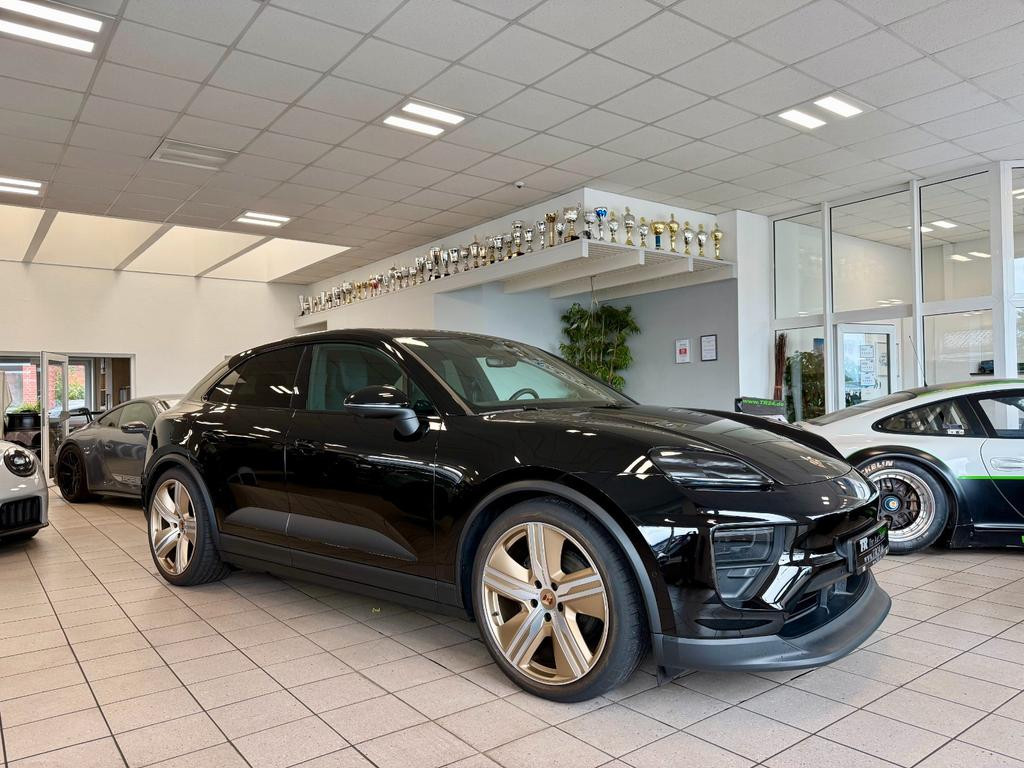 Porsche Macan 4