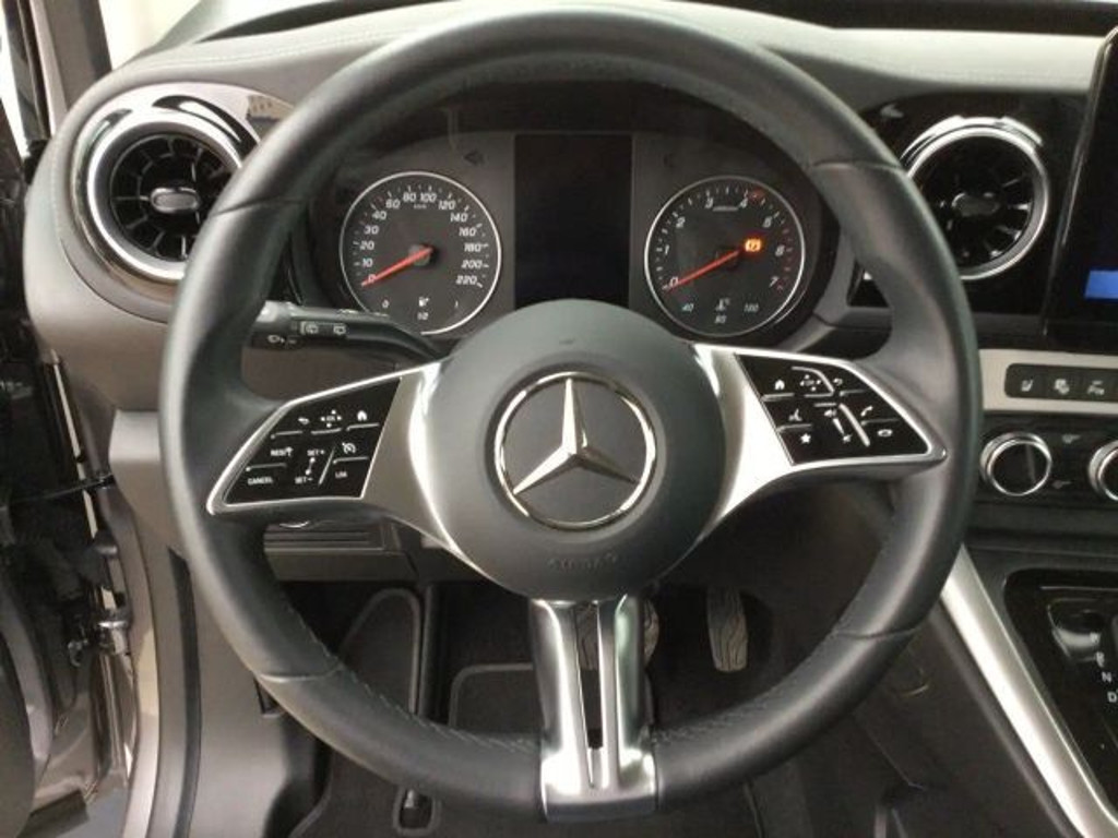 Mercedes-Benz T 180