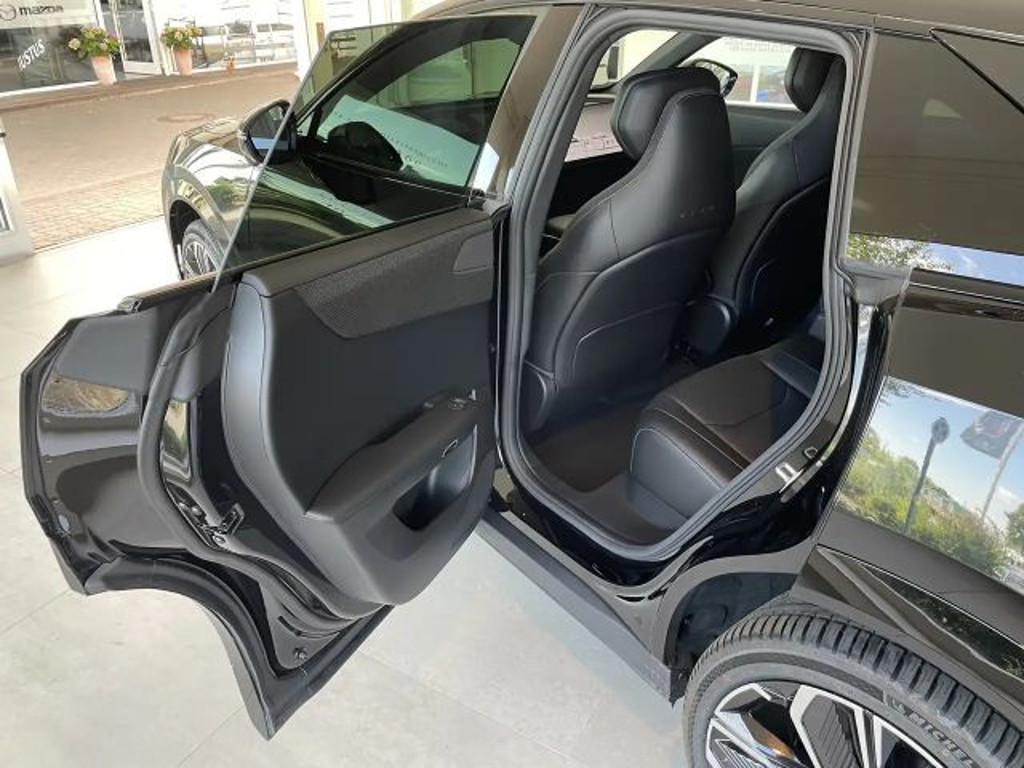 Mazda CX-6e