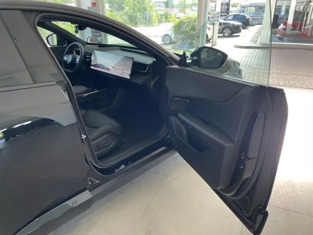 Mazda CX-6e