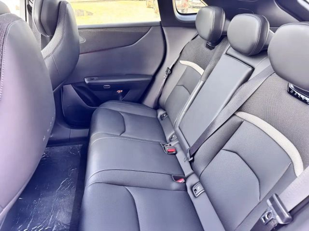 Mazda CX-6e