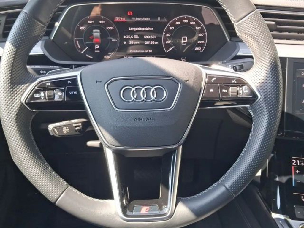 Audi e-tron