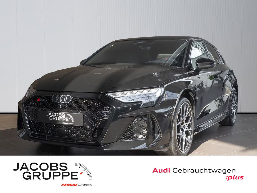 Audi RS3 Sportback Sedan Quattro S-Tronic
