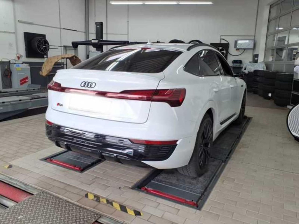 Audi Q8 e-tron
