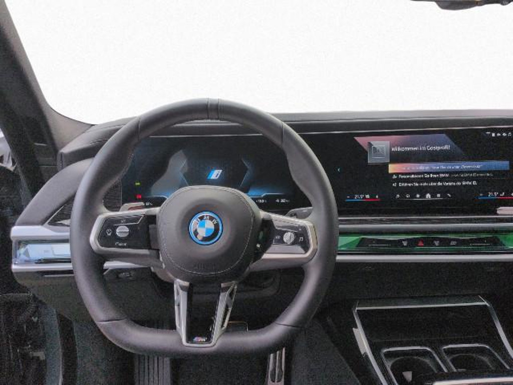 BMW i7