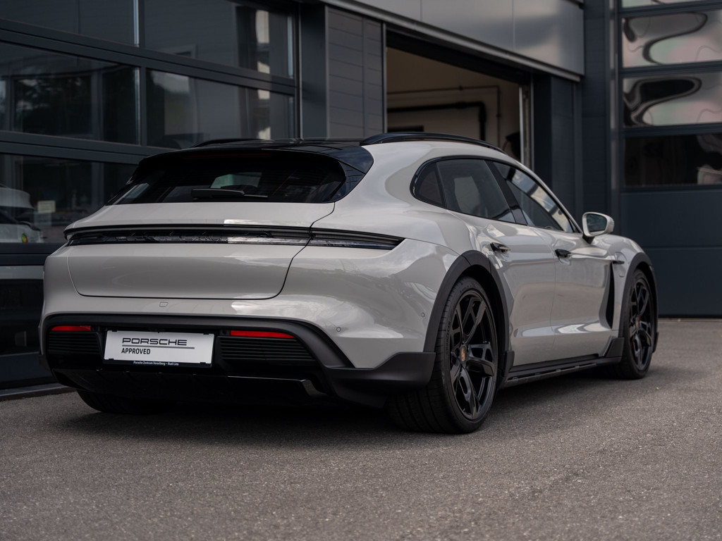 Porsche Taycan 4S Cross Turismo