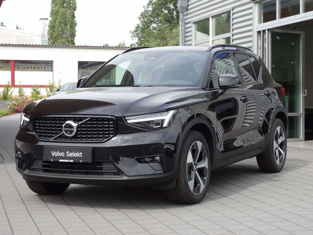 Volvo XC40 Plus Dark