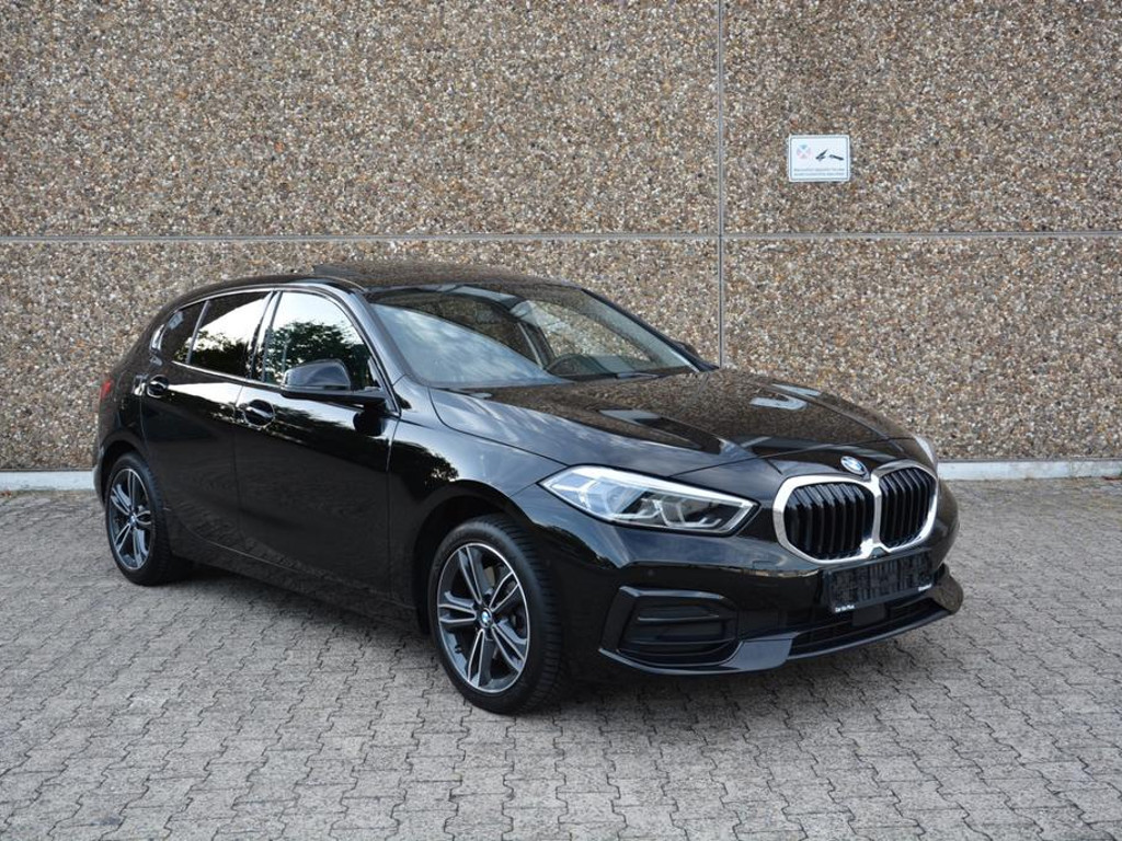 BMW 1 Serie 116 Sport Line Sedan 116i