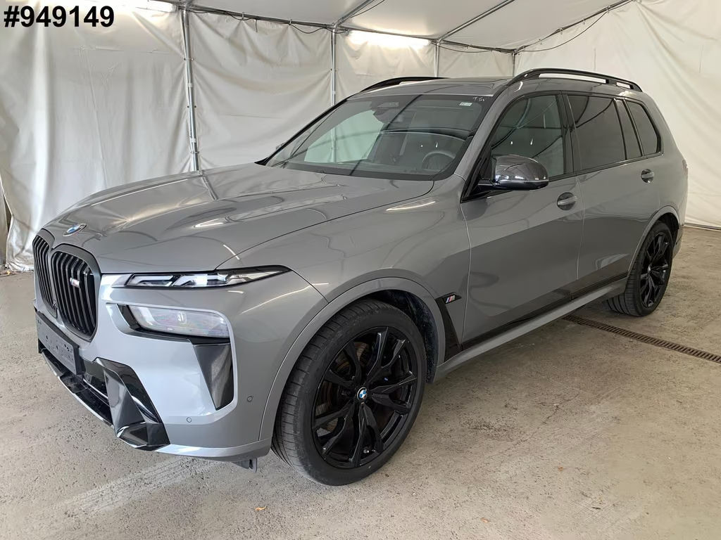 BMW X7 M60i