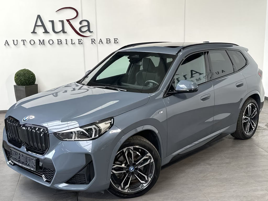 BMW iX1