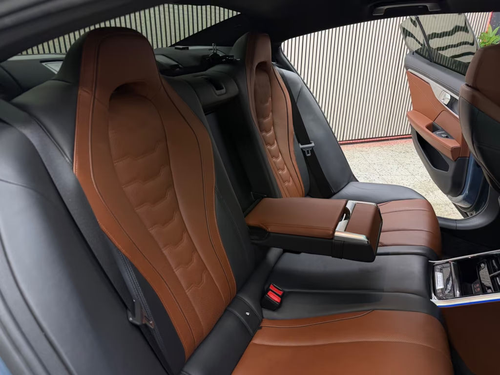 BMW M850