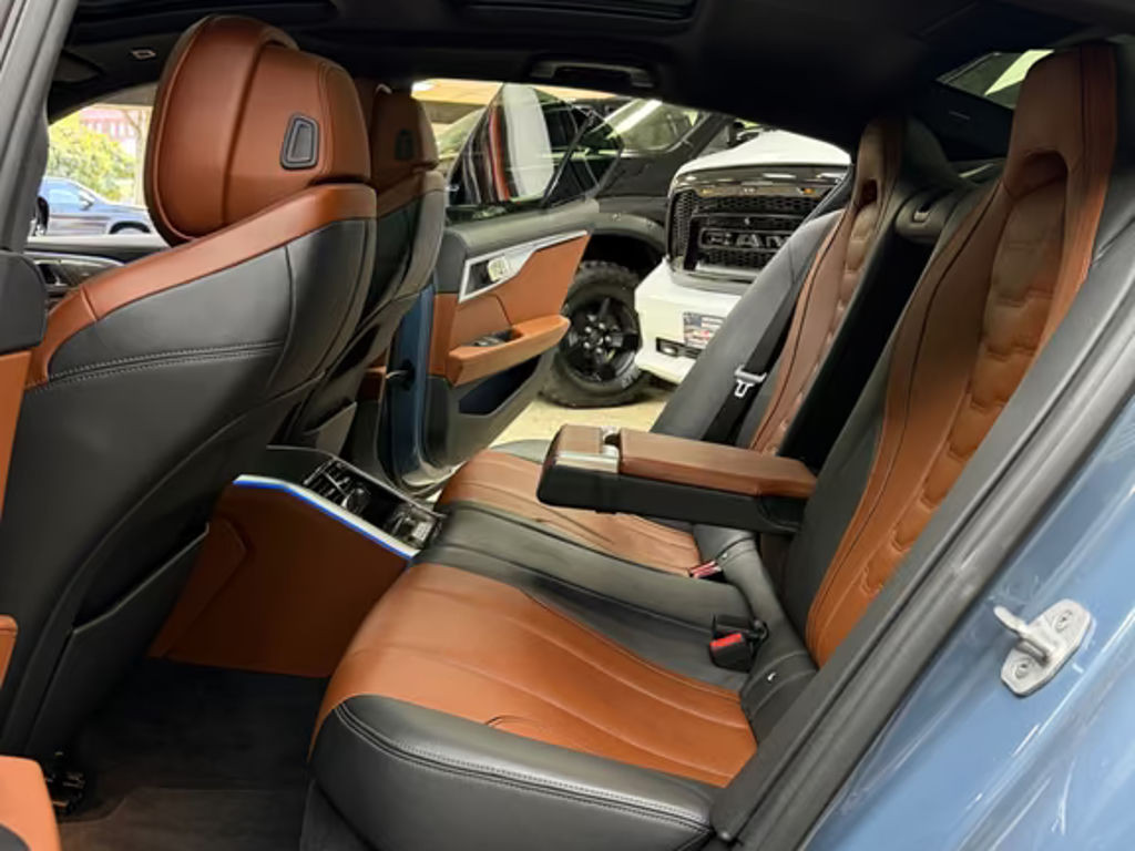 BMW M850
