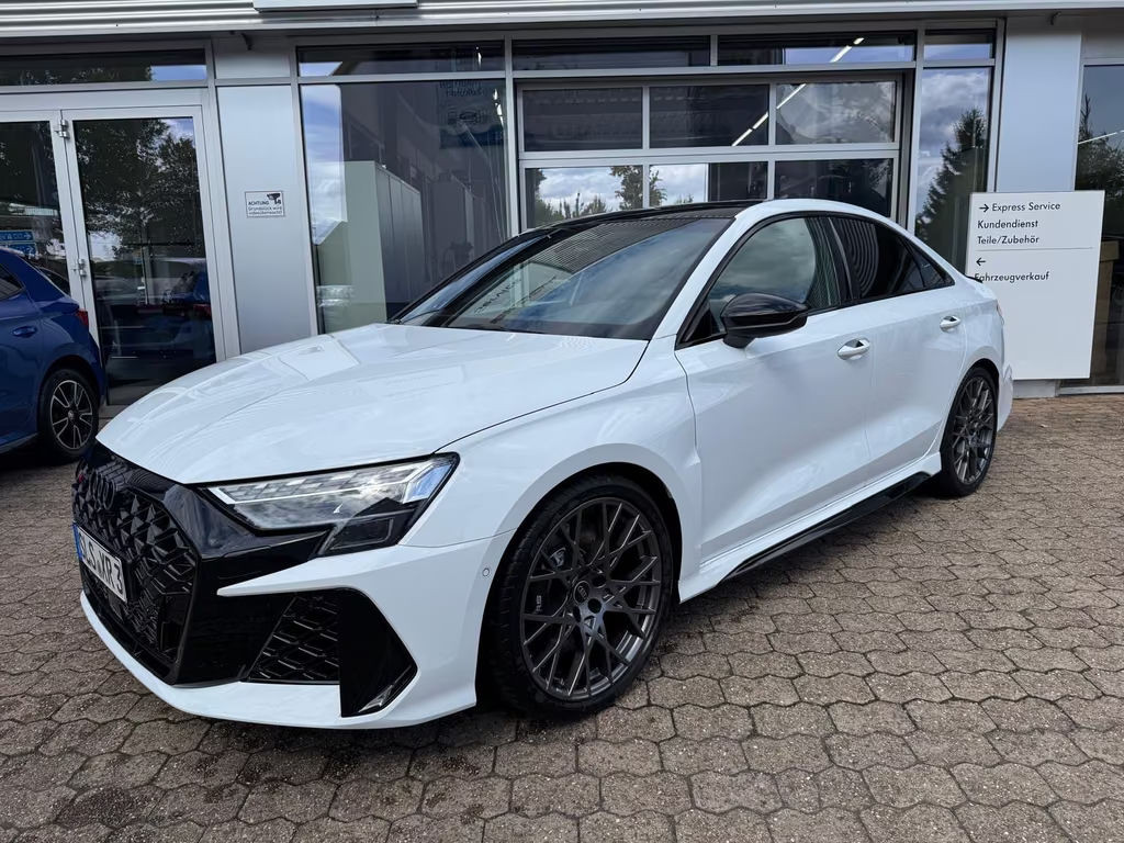 Audi RS3 Sedan Quattro Sport