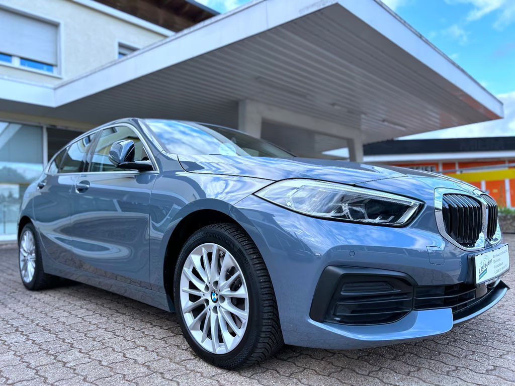 BMW 1 Serie 120 xDrive Sedan 120d