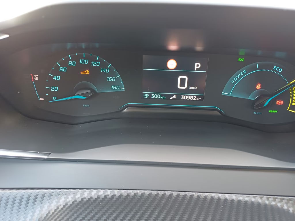 Peugeot e-208