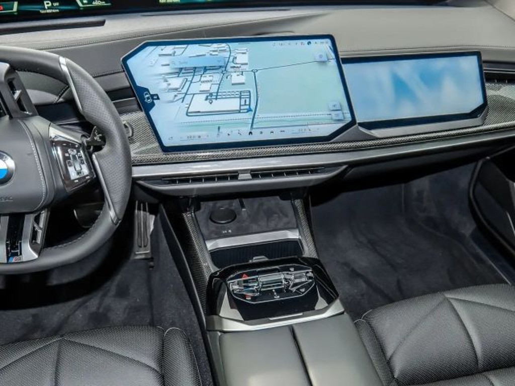 BMW i7