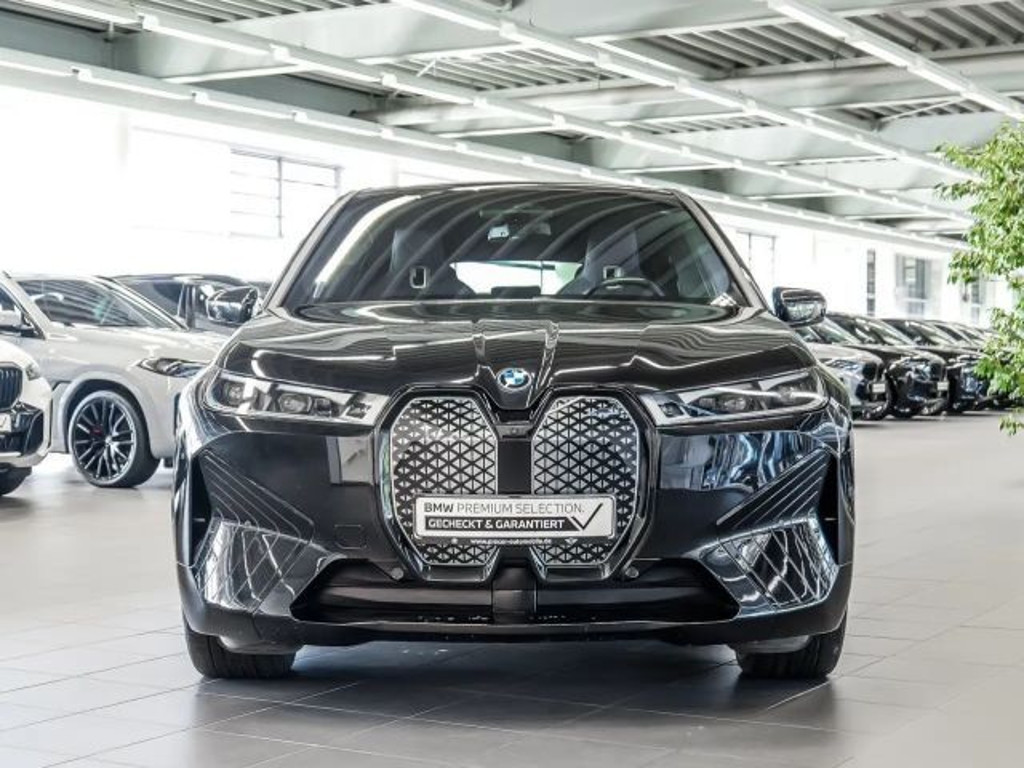 BMW iX