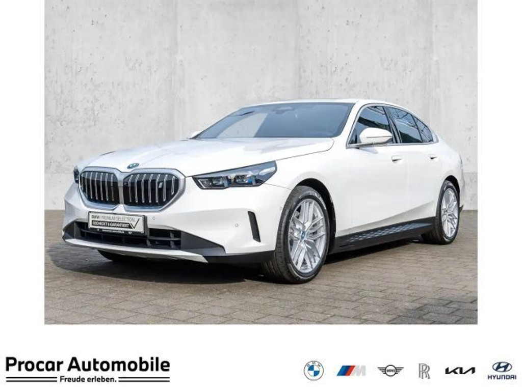 BMW i5