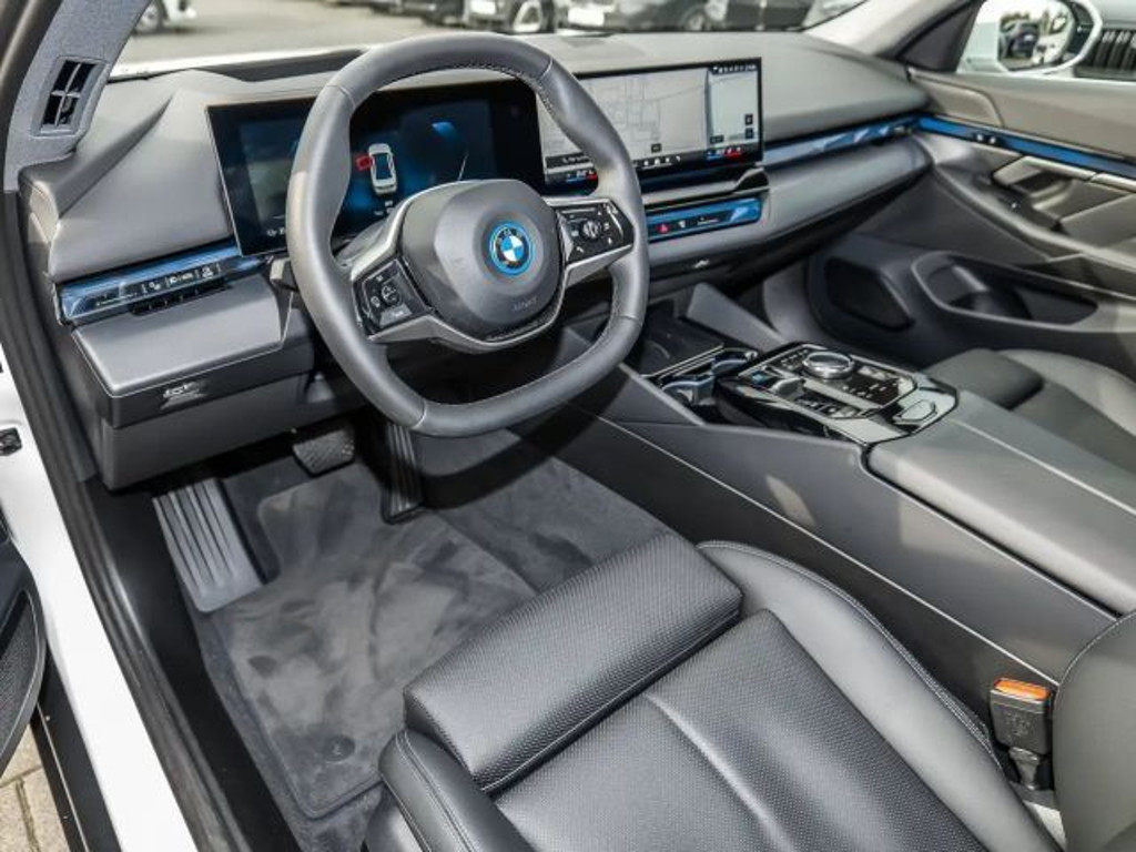 BMW i5