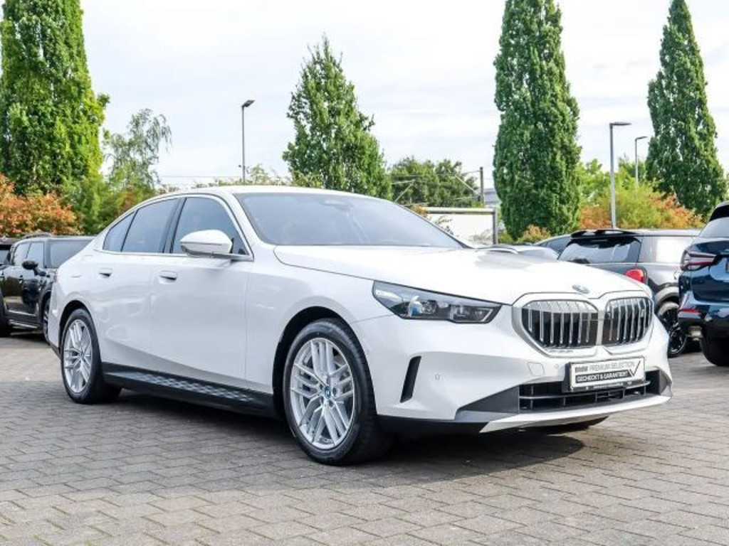 BMW i5