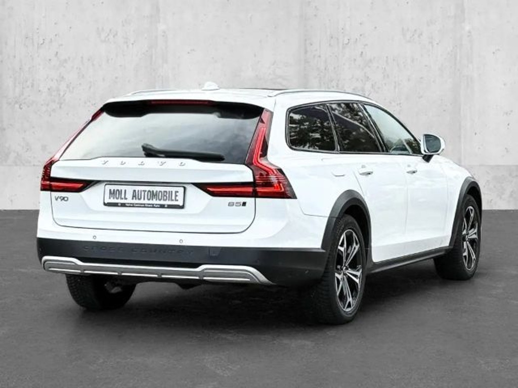 Volvo V90 Cross Country