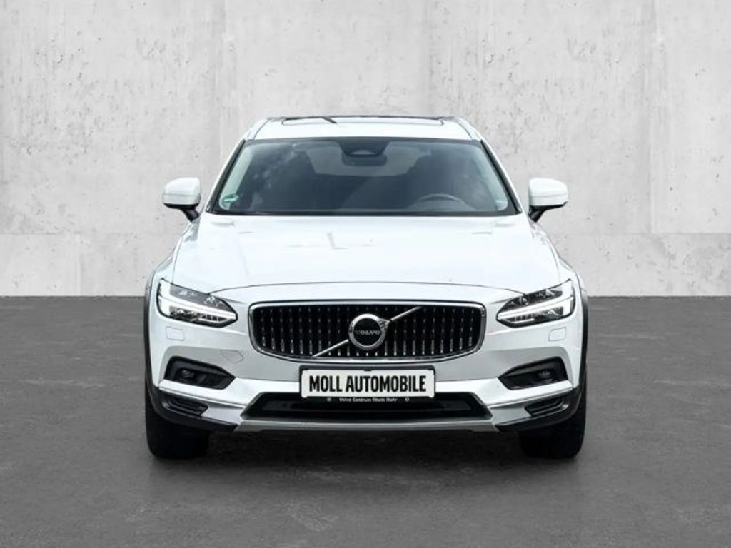 Volvo V90 Cross Country