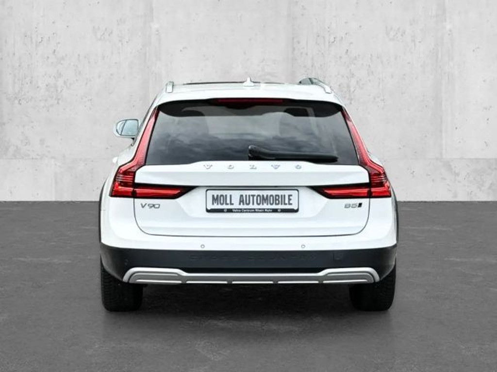 Volvo V90 Cross Country