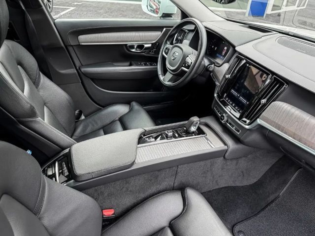 Volvo V90 Cross Country