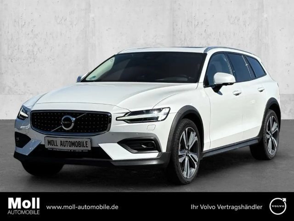 Volvo V60 Cross Country AWD Plus