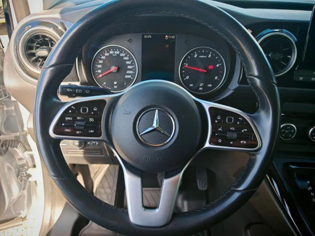 Mercedes-Benz T 180