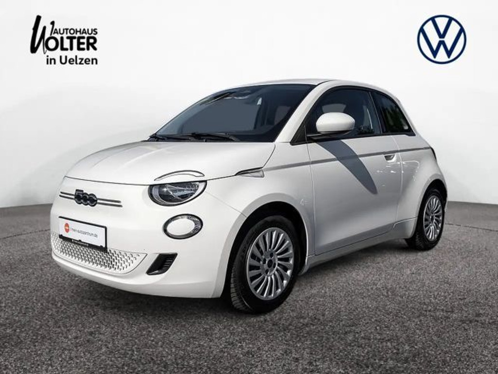 Fiat 500e Action
