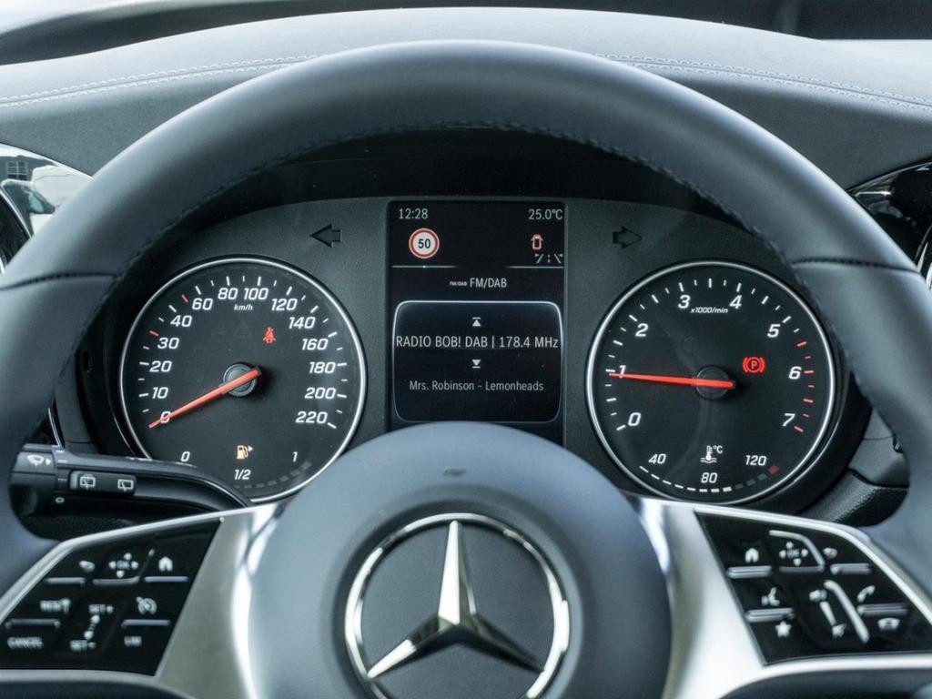 Mercedes-Benz T 180