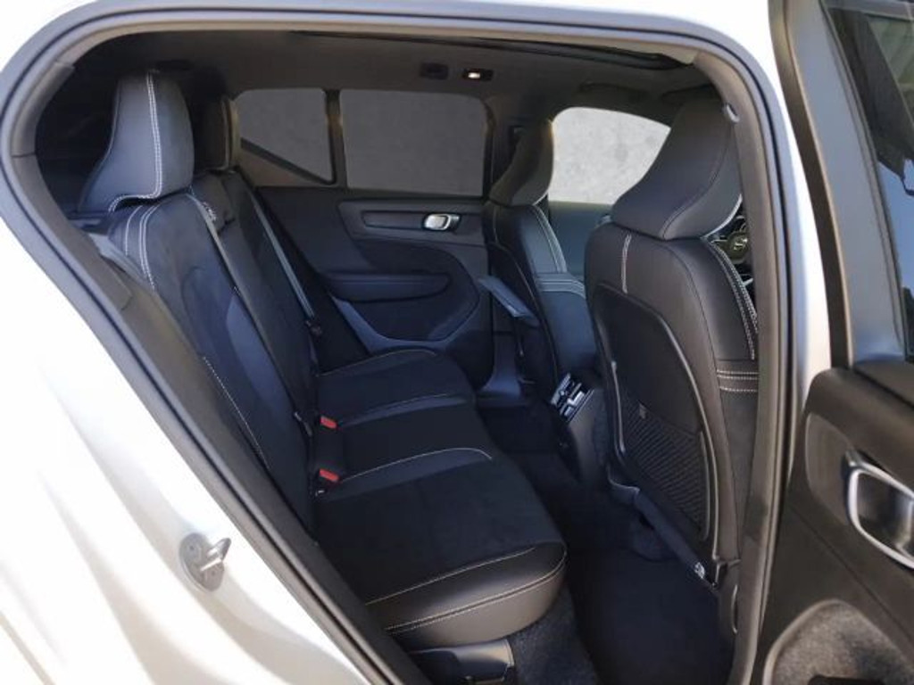 Volvo EX40