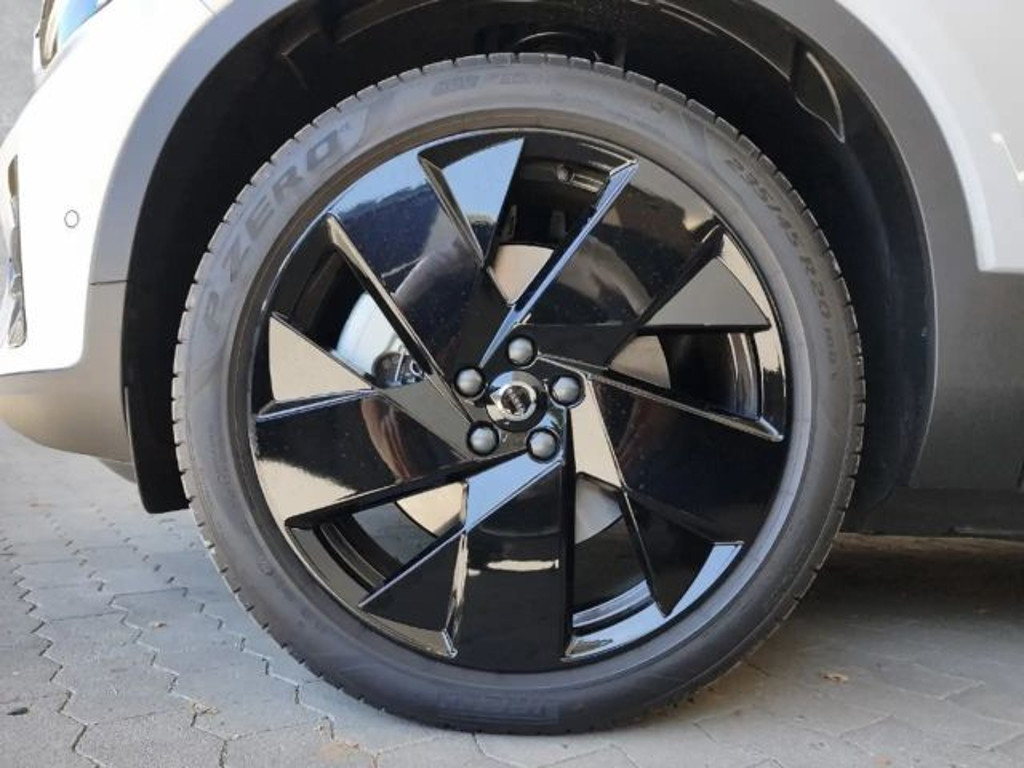 Volvo EX40