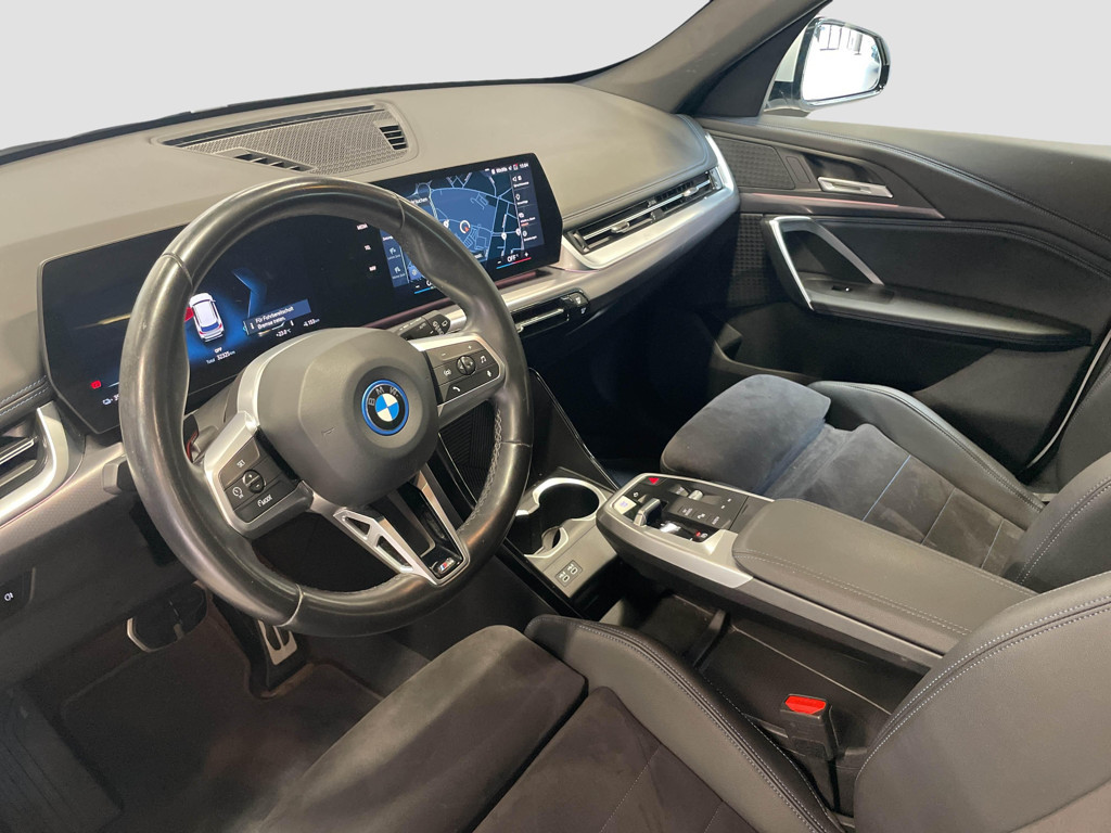 BMW iX1