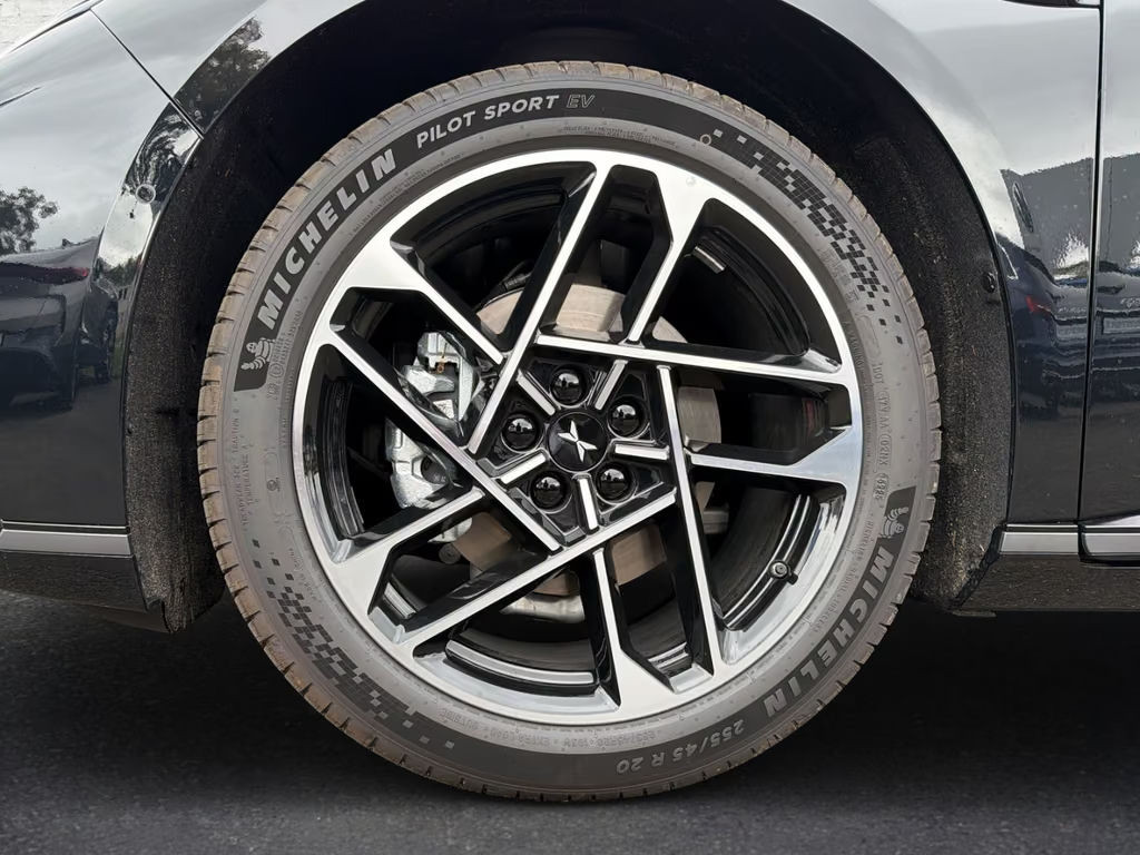Xpeng P7