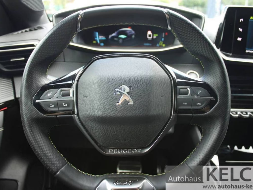 Peugeot e-208