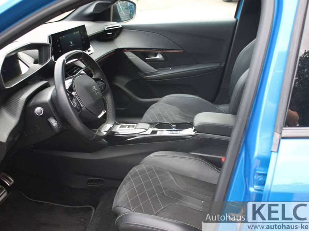 Peugeot e-208