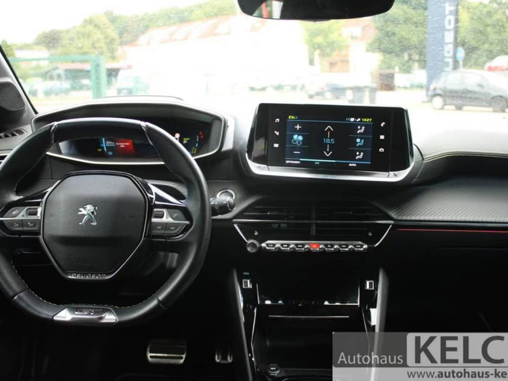 Peugeot e-208