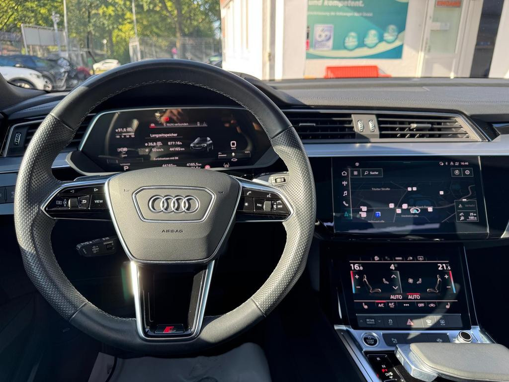 Audi e-tron