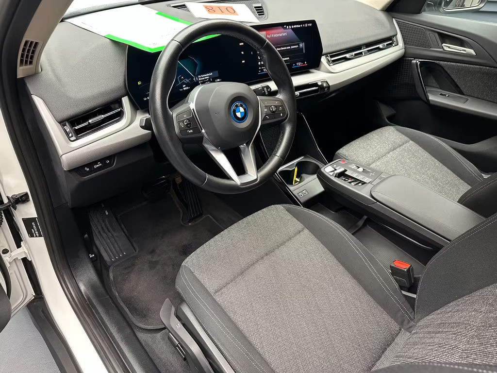 BMW iX1