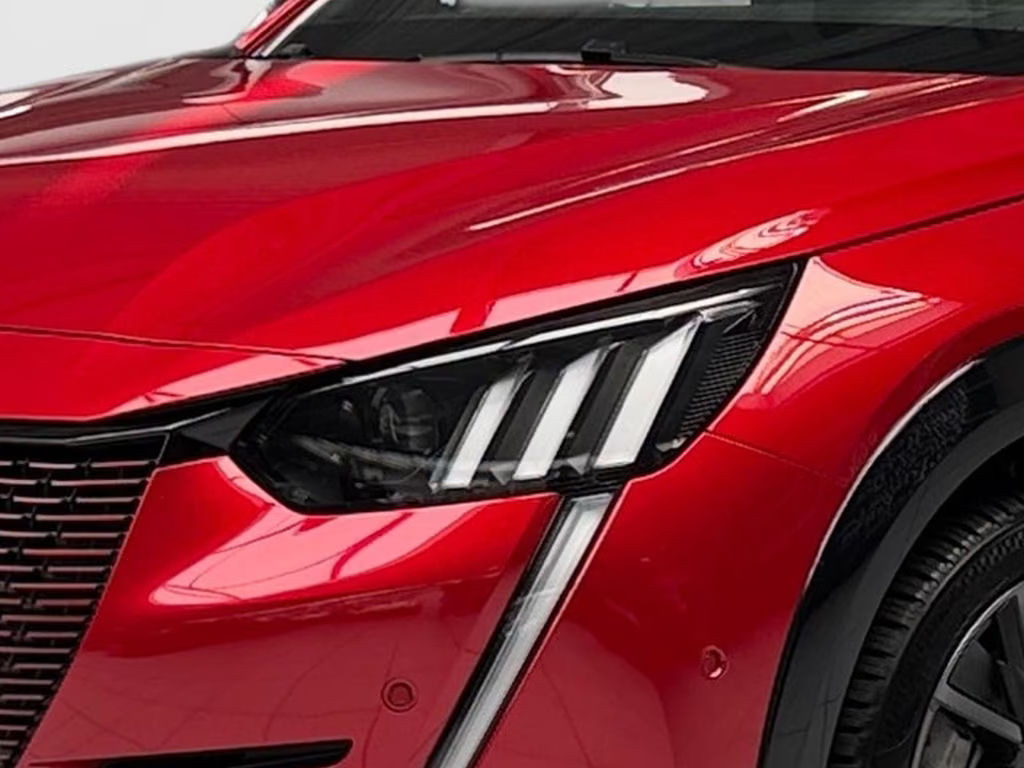 Peugeot e-208