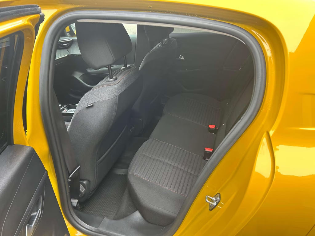 Peugeot e-208