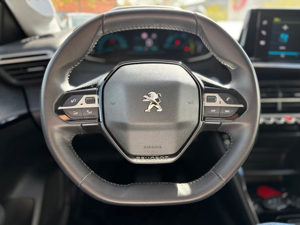 Peugeot e-208