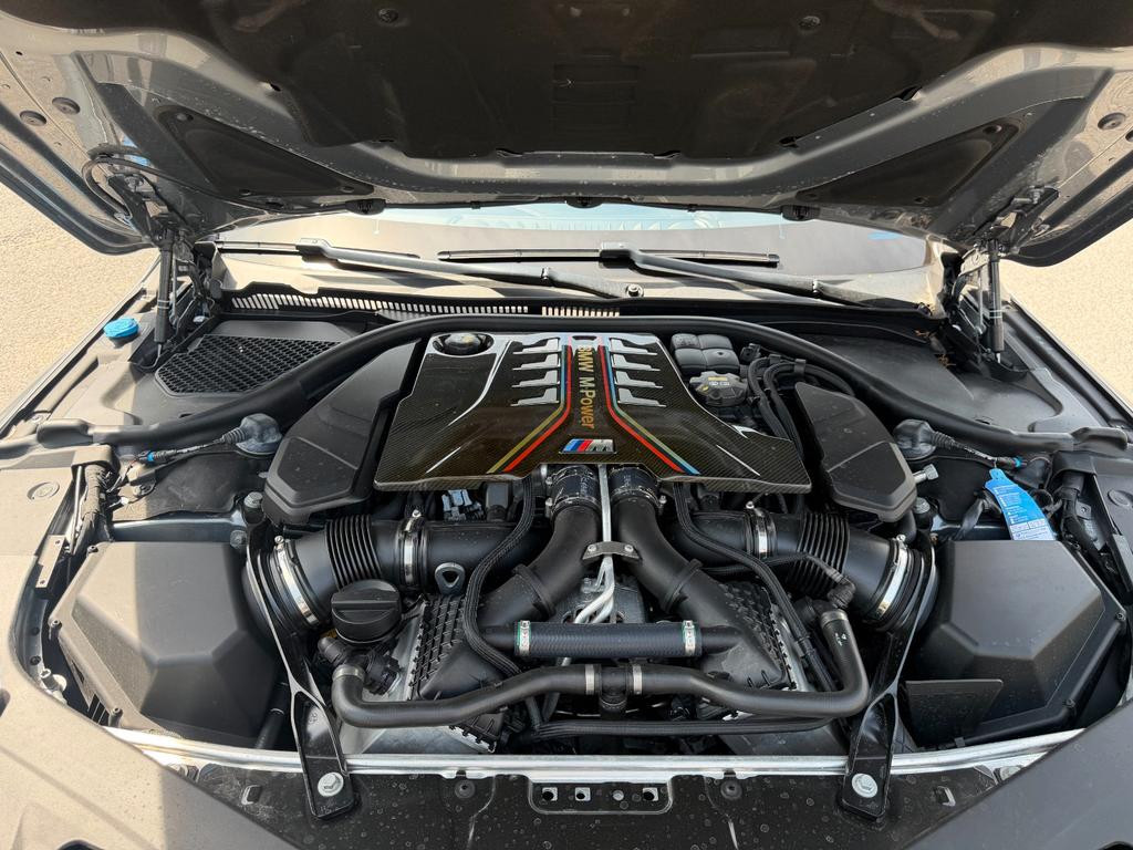 BMW M8