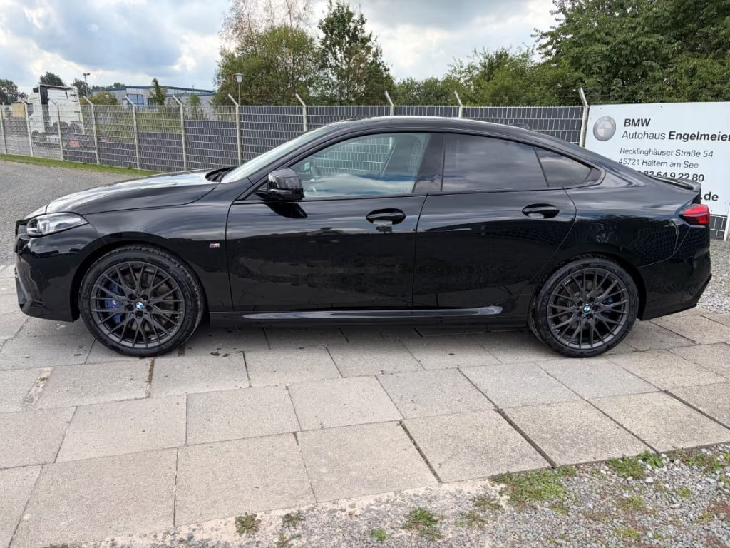 BMW M235