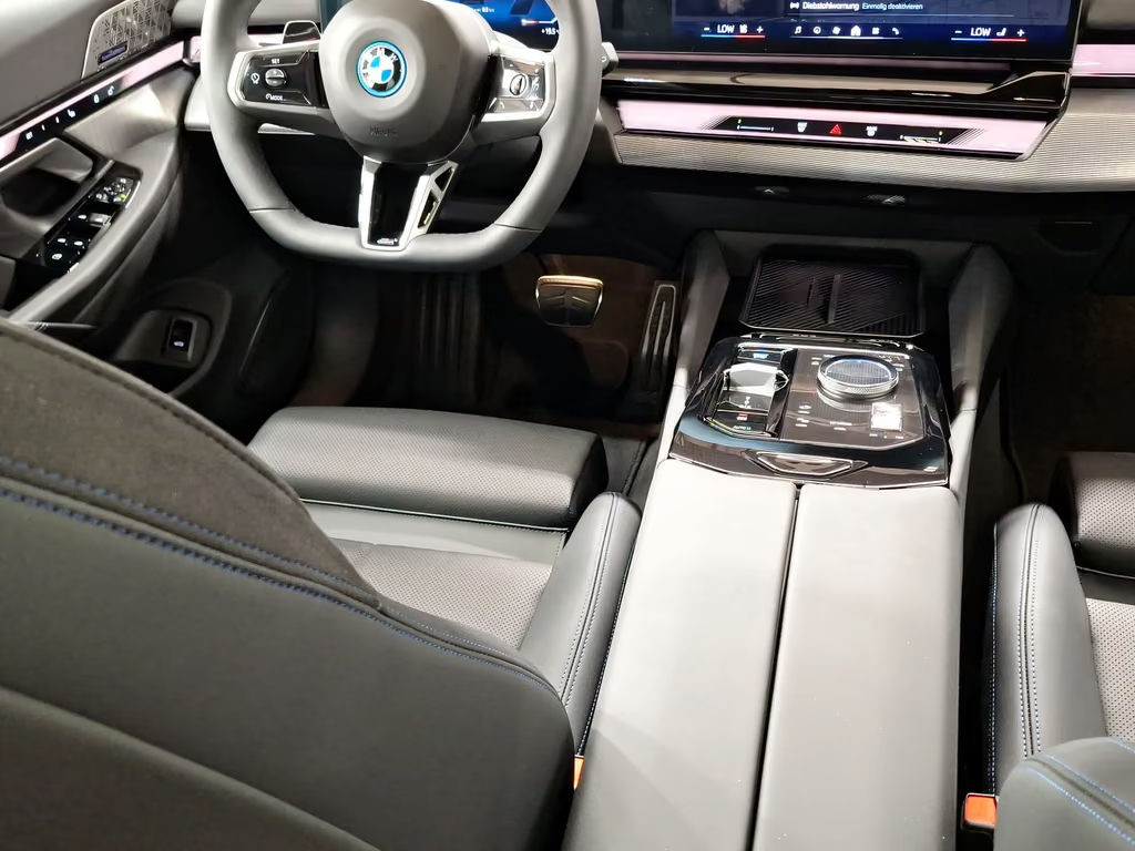 BMW i5