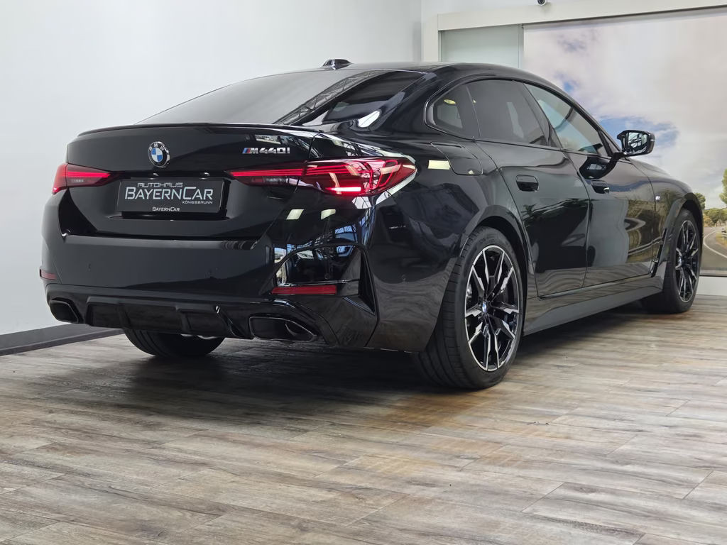 BMW M440