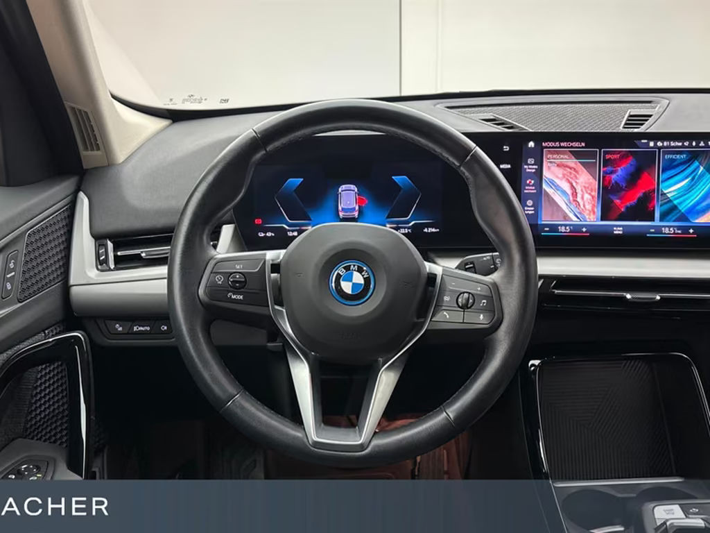 BMW iX1